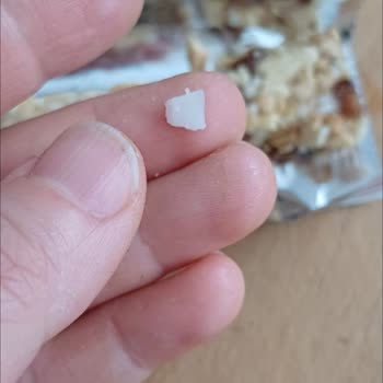 Tadımca Yer Fıstıklı Üründen Plastik Parçası Çıkması Ve Müşteri Hizmetlerine Ulaşılamaması