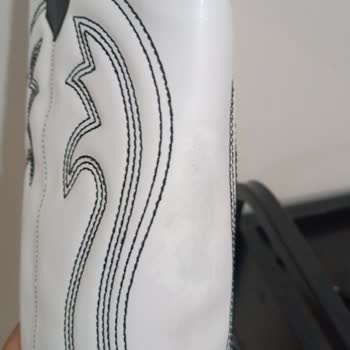 Lekeli Ve Kusurlu Ayakkabı Sağlık Sorununa Yol Açtı