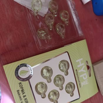 Ürün Çekmecede Saklanmış Kapsüller Akmış Ve Yağ Her Yere Dağılmış