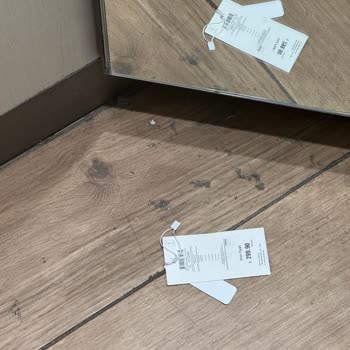 Deneme Kabininin Temizliği Yetersizdi