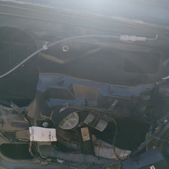 Fiat Linea Kapı Döşemesinden Çıkan Gazete Parçası Güven Endişesi Yarattı