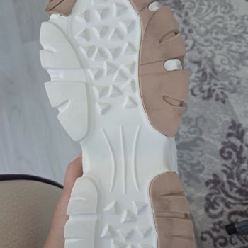 Kullanılmış Ve Kirli Ayakkabı Gönderildi!