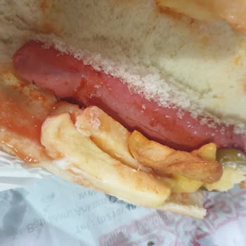 Acıktım Et Döner Yerine Boş Ekmek Ve Saygısız Hizmet