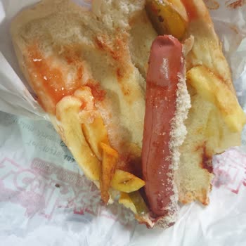 Acıktım Et Döner Yerine Boş Ekmek Ve Saygısız Hizmet