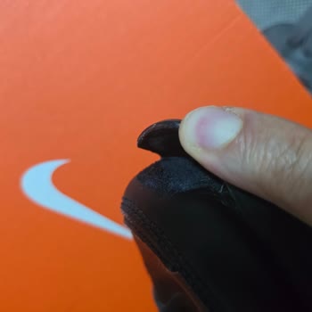 FLO'dan Alınan Nike Ayakkabıda Açılma Ve Garanti Sorunu