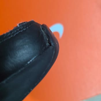 FLO'dan Alınan Nike Ayakkabıda Açılma Ve Garanti Sorunu