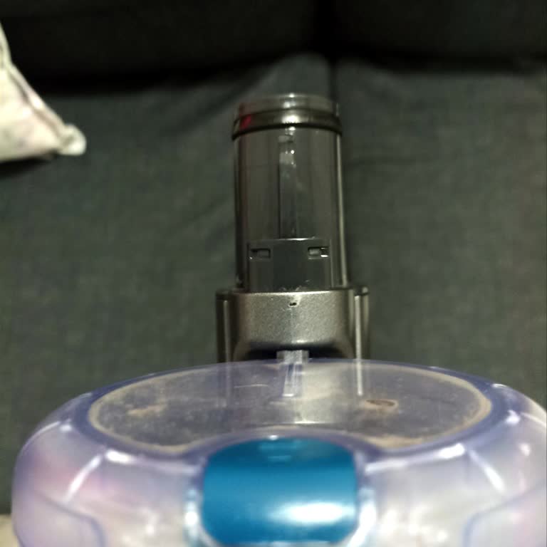 Philips Dikey Süpürgede Tekrarlayan Plastik Parça Kırılması Sorunu