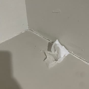 Otel Odasında Kanalizasyon Kokusu Ve Agresif Personel Nedeniyle Gece Dışarıda Kaldık