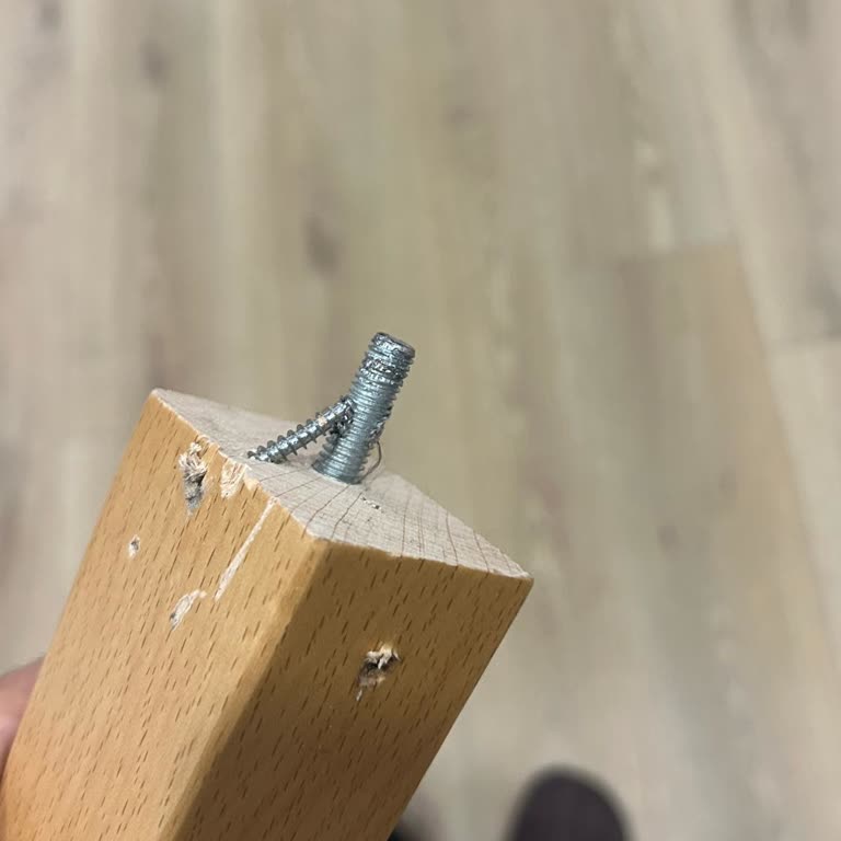 Defolu Koltuk Ayakları Ve Çözülmeyen Mağduriyet