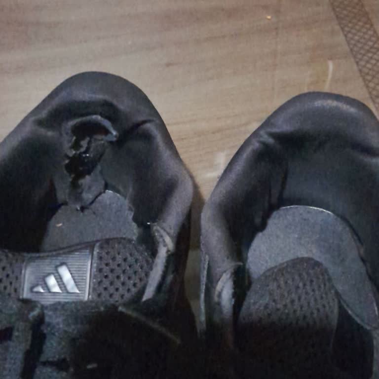 Adidas Ayakkabımın Topuğu Yırtıldı İade Talebim Reddedildi