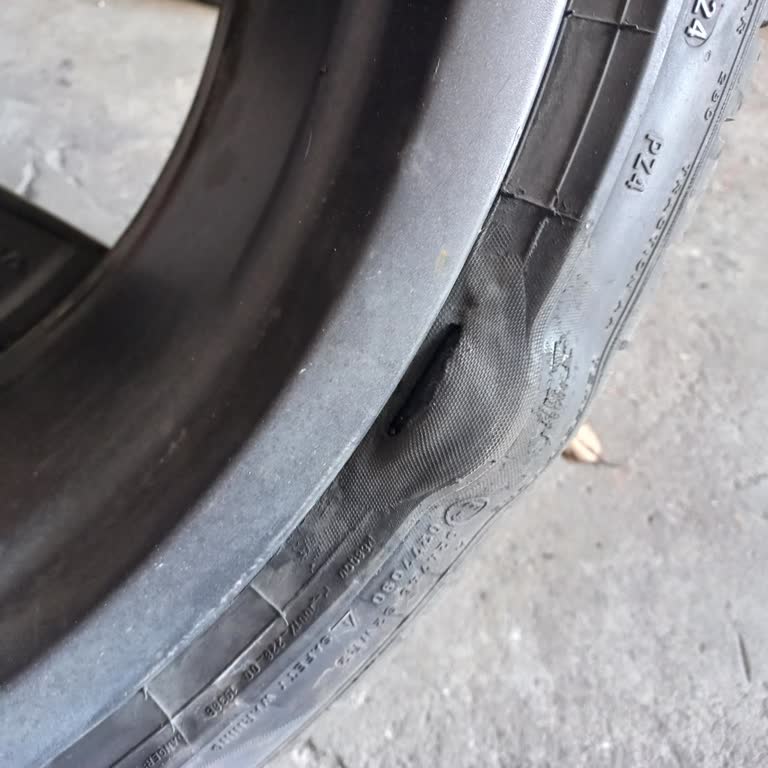 Pirelli Lastiklerim Kısa Sürede İki Kez Yolda Bıraktı Mağduriyet Yaşadım