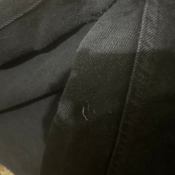 DeFacto Pantolonun İpleri Kısa Sürede Çıktı