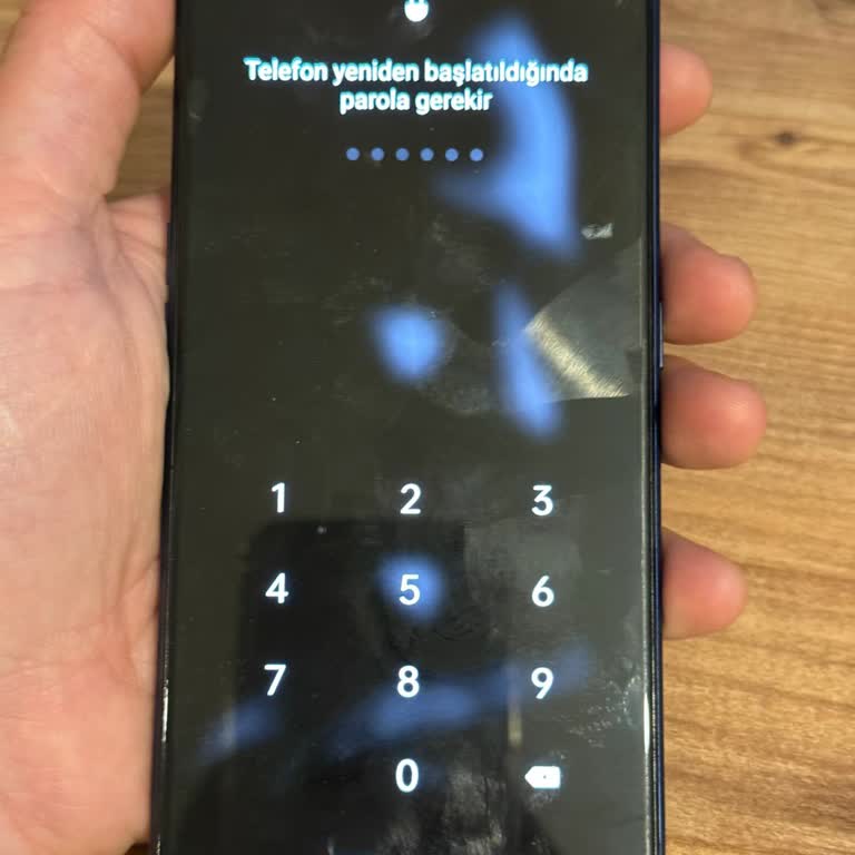 Realme 7 Pro Ekran Kilidi Doğru Şifreyle Açılmıyor, Veri Kaybı Endişesi