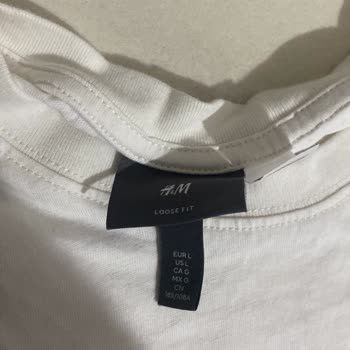 H&M One Tower AVM'den Alınan Tişört İlk Yıkamada Aşırı Çekti