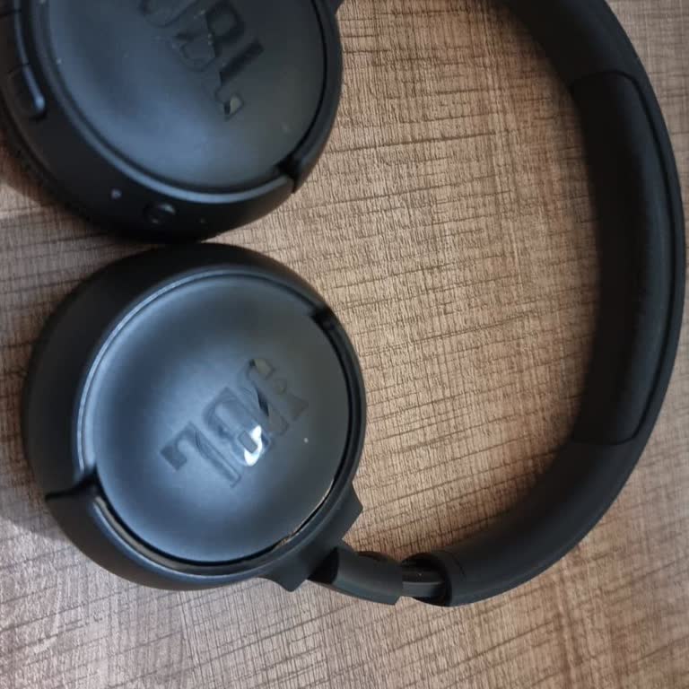 JBL Kulaklık Kendi Kendine Kapanıyor, Çözüm Bulunamıyor