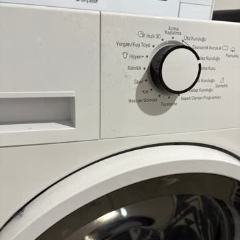 Kurutma Makinesi Dışarıya Yoğun Toz Ve Hava Veriyor