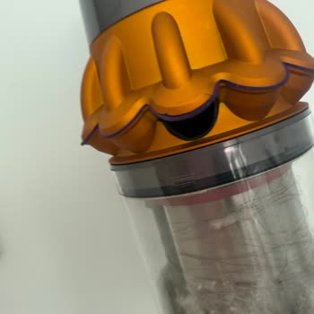 Dyson V15 Submarine Halıya Bırakınca Kırıldı, Garanti Kapsamında Ücretsiz Değişim Talebi