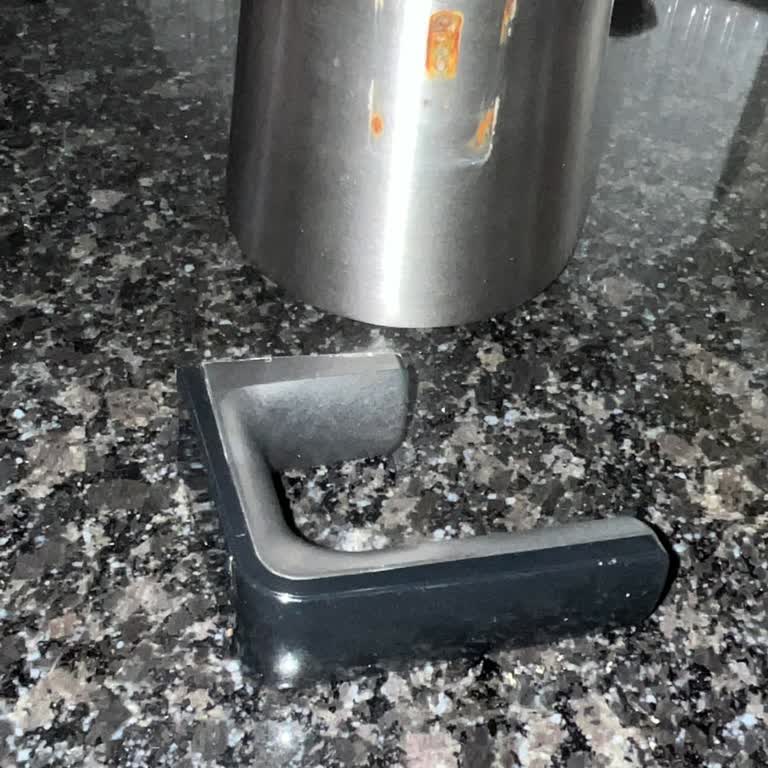Grundig Kahve Makinesi Cezvesi Sapı Kırıldı, Garanti Desteği Alamıyorum