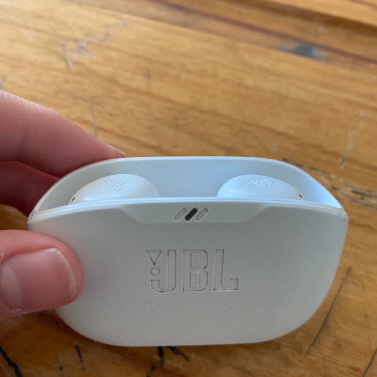 JBL Wave Buds Kulaklığımın Sol Tarafı Çalışmıyor, Acil Destek İstiyorum