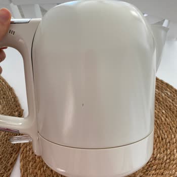 Üretim Hatalı Çaycıya Ücretli Destek Şoku