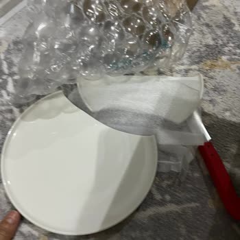 Yemek Takımı Sürekli Kırık Geliyor, Mağaza Değişimi Yapılmıyor