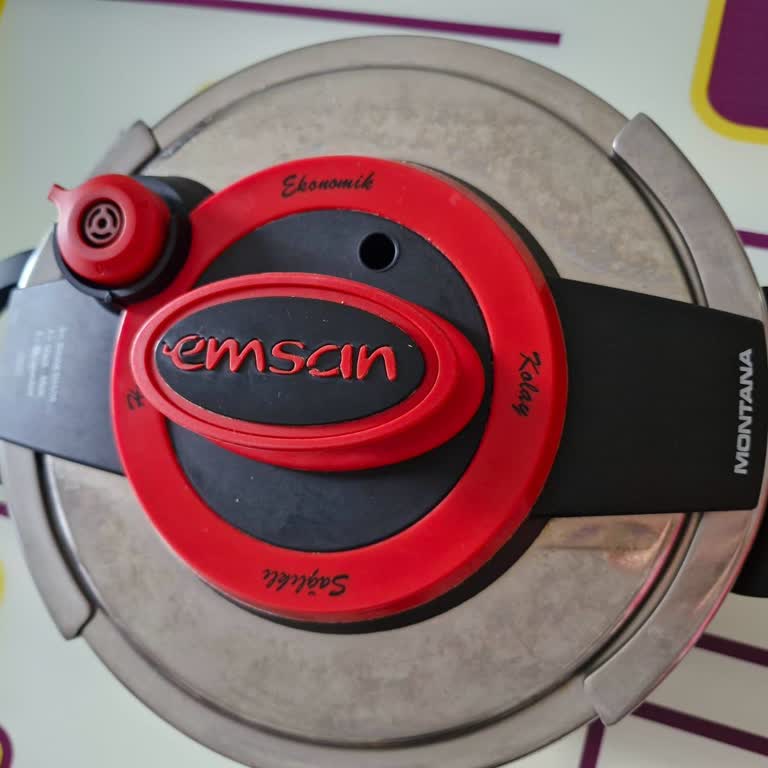 Emsan Düdüklü Tencere Kapağından Buhar Kaçırıyor ve Servis Süreci Aksıyor