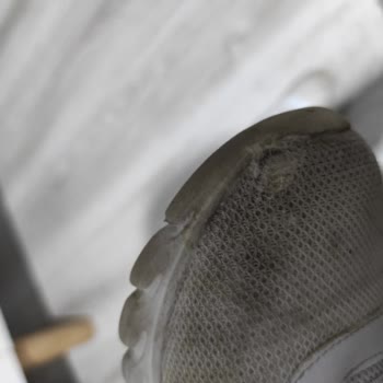 FLO Mağazasından Alınan Çocuk Spor Ayakkabılarında Kısa Sürede Yırtılma Ve Deforme