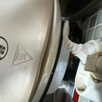 Üst Kapak Eridi Servis Dönüş Yapmadı Çözüm Bekliyorum