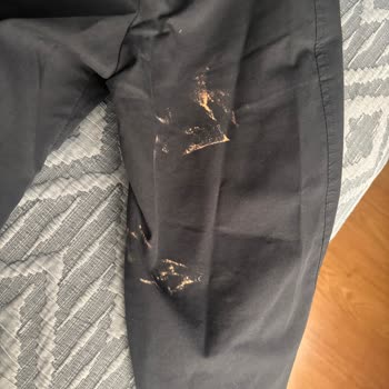 File Markette Dökülen Çamaşır Suyu Nedeniyle Kıyafetim Zarar Gördü