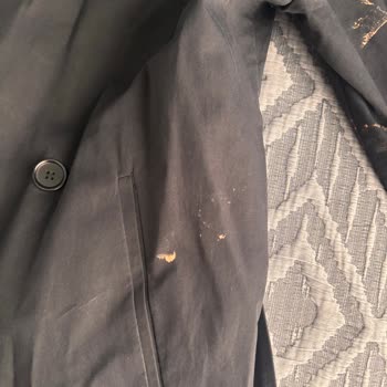 File Markette Dökülen Çamaşır Suyu Nedeniyle Kıyafetim Zarar Gördü