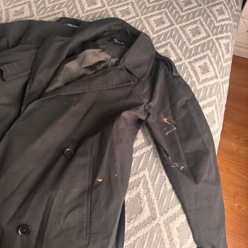 File Markette Dökülen Çamaşır Suyu Nedeniyle Kıyafetim Zarar Gördü