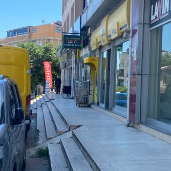 Kırılacak Kargolarım PTT Şoförü Tarafından Fırlatıldı