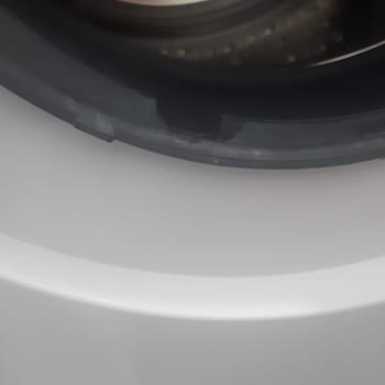 Bosch Çamaşır Makinesinde Garanti Kapsamında Olmayan Kapak Lastiği Sorunu