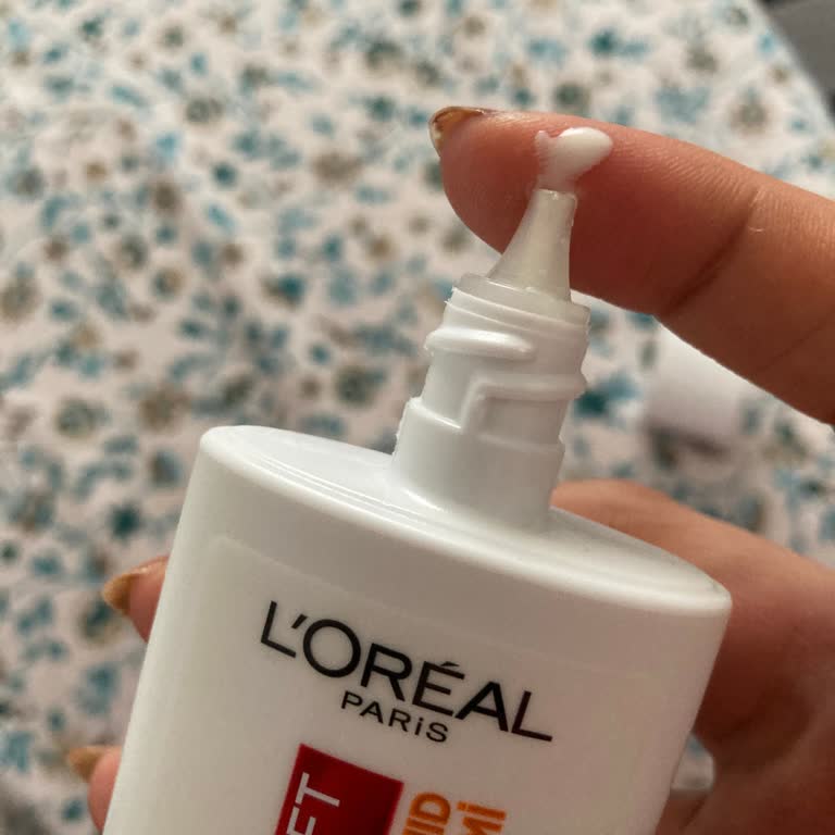 L'Oréal Paris Sunscreen Caused Redness and Had a Strange Grainy Texture