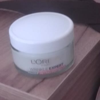L'Oréal Paris Anti-Wrinkle Day Cream Gave Me an Allergic Reaction with Bumps