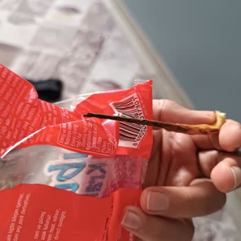 Ülker Çubuk Krakerin İçinden Yanmış Cisim Çıkması Ve Destek Talebi