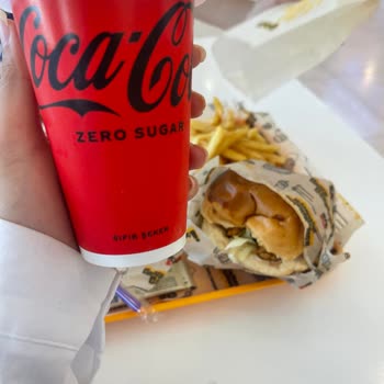 Siparişler Soğuk Ve Personel Davranışı Müşteriyi Üzüyor