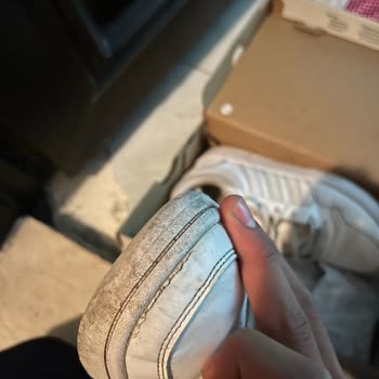 Kusurlu Adidas Ayakkabıya Ret Cevabı Ve Çözüm Eksikliği Mağduriyet Yarattı