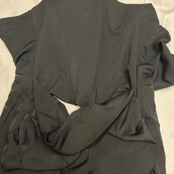 Sipariş Verdiğim Elbise Beklentileri Karşılamadı Ve İade Sürecinde Mağdur Edildim