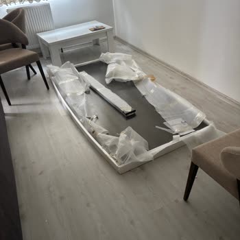 Kelebek Mobilya Teslimatında Hasarlı Ürün Ve Eksik Değişim Mağduriyeti