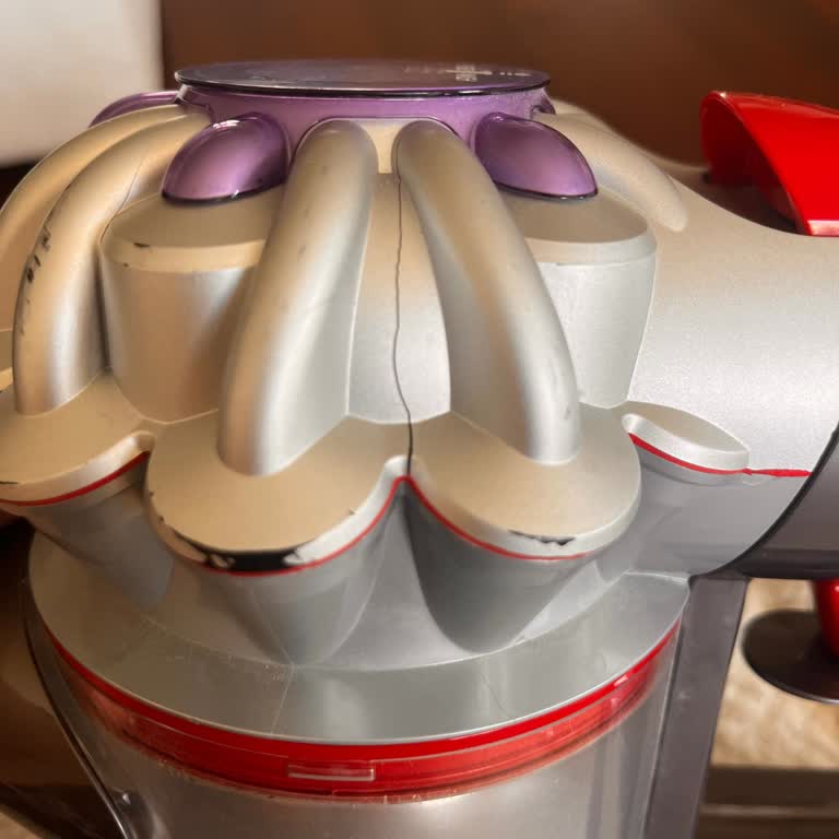 Dyson Süpürge Çatlağı Garanti Kapsamına Alınmadı, Destek Yetersiz Kaldı!