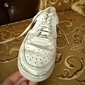 Nike Air Force Ayakkabı Kısa Sürede Yıprandı, Kullanıcı Hatası Denilerek Sorun Çözümsüz Bırakıldı