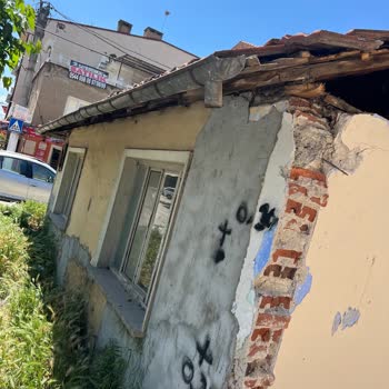 Atıl Binada Madde Bağımlıları Nedeniyle Mahallede Güvenlik Endişesi