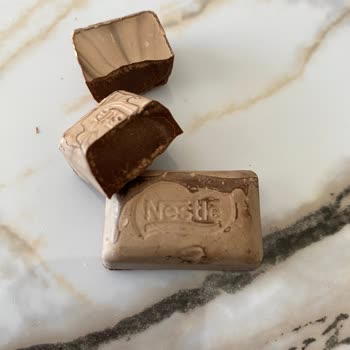 Nestle Çikolatalarında Alışılmadık Renk Ve Sertlik Sorunu Yaşadım