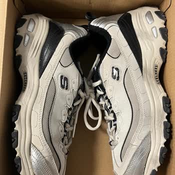 I Experienced Sole Separation on My Skechers D’LITES Vintage Vision After Just Months