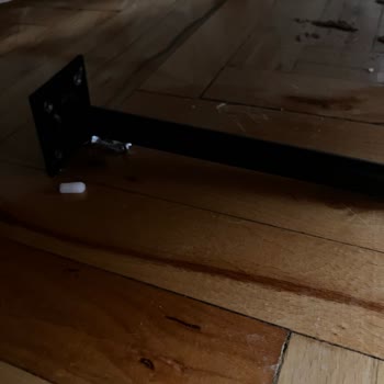 Kısa Sürede Kırılan Konsol Ayağı Ve Yetersiz Müşteri Hizmeti