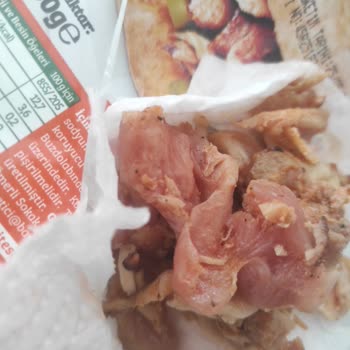 Banvit Tavuk Dönerden Çiğ Et Şoku!