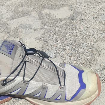 Ayakkabı Bağcıkları Ve Kopçaları Hatalı, Sorumluluk Alınmıyor