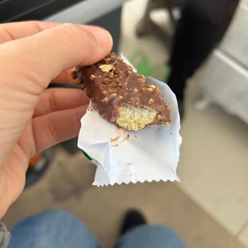 Aldığım Ürünün İçinden Hasarlı Ve Yenmiş Atıştırmalık Çıktı