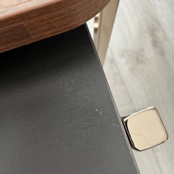 Aldığım Tüm Mobilyalar Sorunlu Çıktı, Mağdur Ediliyorum